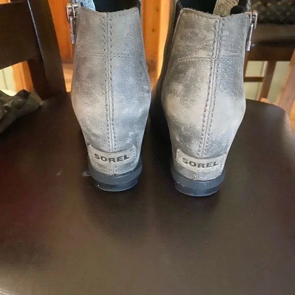 Sorel Gray Ankle Booties with Side Zipper - Picture 2 of 6